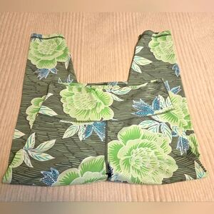 AERIE FLORAL LEGGINGS. SIZE XL.